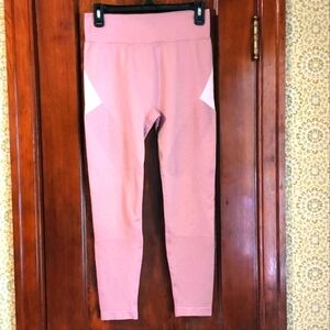 DEMI LOVATO FABLETICS  TRENDING!!! BLUSH PINK ATHLETIC leggings size med…